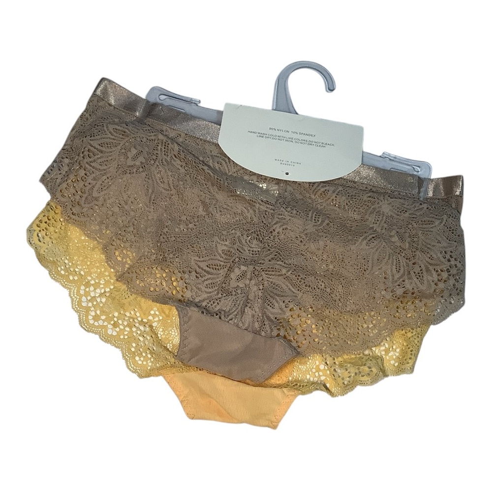 2 Brand New Cato Underwear
Size L
Lace Floral Pattern